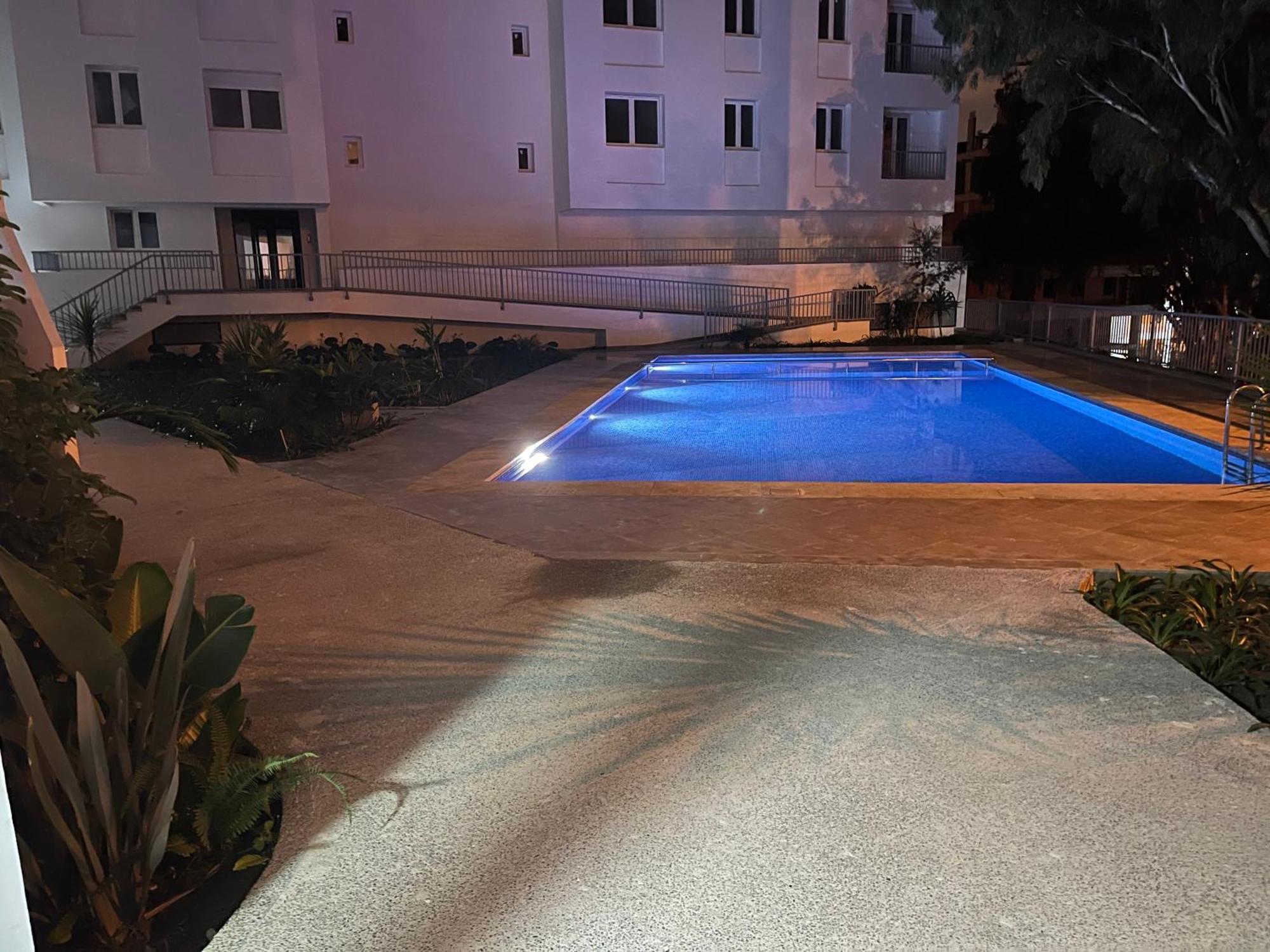 Standing Piscine Et Parking Prive
